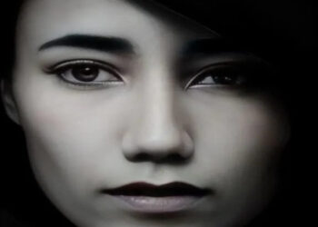 الأقنعة الاجتماعية بين الانصياع والتمرد