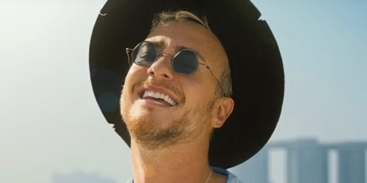 سعد لمجرد يراهن على اللهجة المصرية: “شبه دماغي” موعد جديد مع جمهور متعطش للتجديد