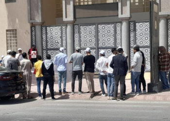 الداخلة: أساتذة يرفعون صوتهم في وقفة احتجاجية دفاعًا عن الكرامة والعدالة