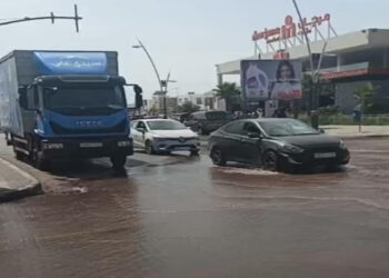 هدر ماء الحياة في دار بوعزة: اصطدام شاحنة يكشف هشاشة خط الأمان ضد الحرائق