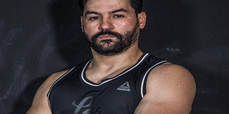 ياسين كوتش.. المدرب الذي حوّل اللياقة من قاعة التمارين إلى فلسفة حياة