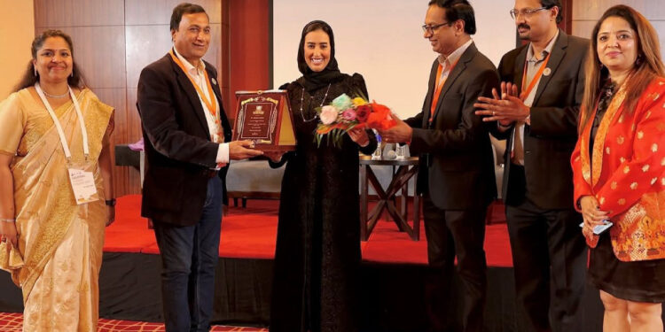 تكريم بشرى إزعبل في دبي: احتفاء بمسيرة تلهم صورة المرأة المغربية والعربية عالميًا