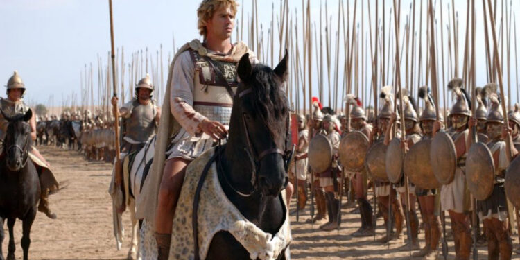 كولين فاريل يسترجع أصعب تجربة في مسيرته: “الجحيم اليومي في صحراء المغرب”