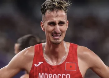 الدموع تسقط في طوكيو: سفيان البقالي يخسر العرش العالمي بفارق أنفاس