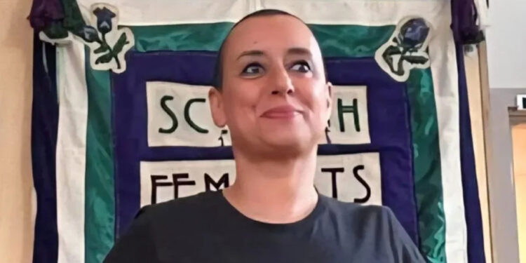 الحبس والغرامة للناشطة ابتسام لشكر.. القضاء المغربي يطبق الفصل 267-5 وسط جدل حول حرية التعبير والدين