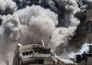 غزة تحت النار: عملية عسكرية إسرائيلية موسعة تترك المدينة في فوضى ونزوح جماعي