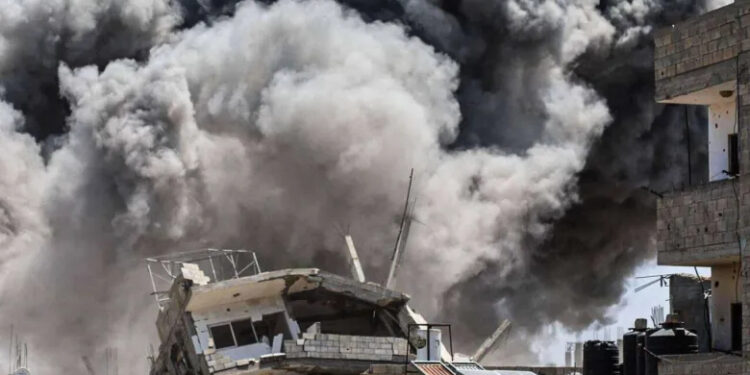 غزة تحت النار: عملية عسكرية إسرائيلية موسعة تترك المدينة في فوضى ونزوح جماعي