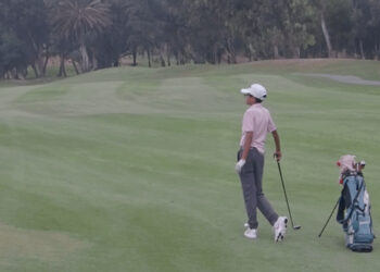 “زيزو”: حلم طفل فقير يقوده من أزقة أكادير إلى ملاعب الغولف العالمية