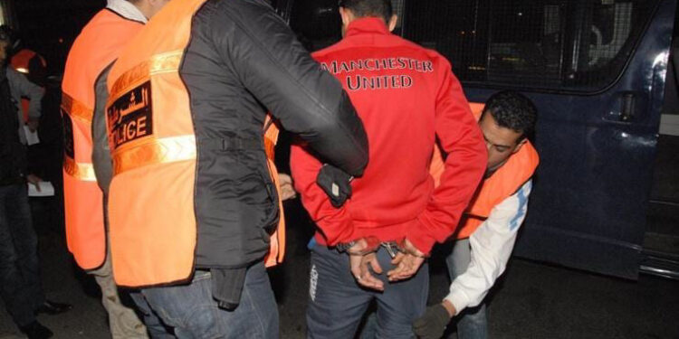 الداخلة.. تفكيك شبكة صغيرة لترويج “الشيرا” داخل سوق شعبي