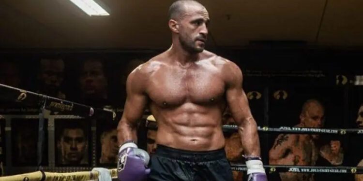 بدر هاري تحت العدالة: كيف كلفه العنف الأسري 24 ساعة خدمة مجتمعية في هولندا؟