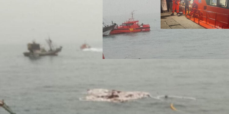 نجاة طاقم بعد غرق مركب صيد قرب ميناء الداخلة.. الأسئلة تلاحق أسباب الحادث