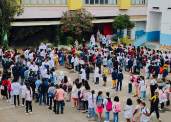 المدارس المغربية تفتح أبوابها بصرامة وانضباط