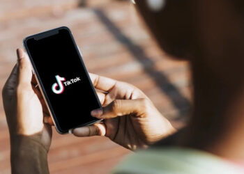 واشنطن وبكين على طاولة مدريد: اتفاق مبدئي ينقذ “تيك توك” من الحظر الأميركي