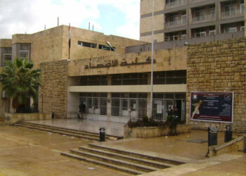 حين تُباع الدرجات في الظل: طلاب حلب بين فساد الكراسي وتأجيل التخرج