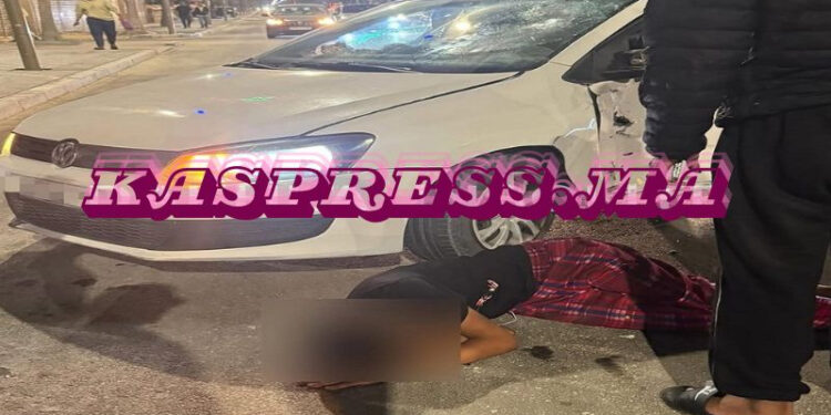 دهس مروع بالداخلة.. سيارة تصطدم بدراجة نارية بسرعة جنونية!