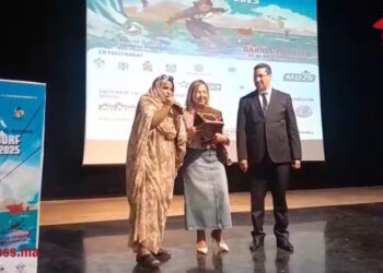 تكريم مستحق في عاصمة الكايت سورف