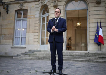 باريس الجديدة: حضور مغربي يسطع وسط استمرارية الحكومة