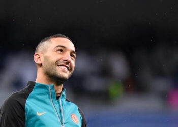 حكيم زياش.. عودة من بوابة غير متوقعة إلى أوروبا