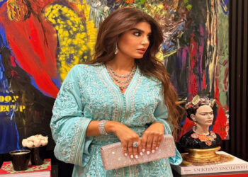 إطلالة تمزج الأصالة بالعصرية