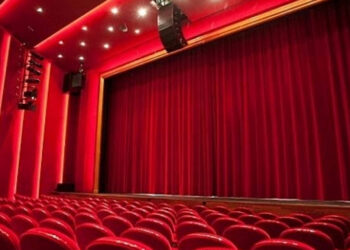 جيل جديد من المسرحيين يضع المجتمع أمام مرآة صادمة تعري المسكوت عنه