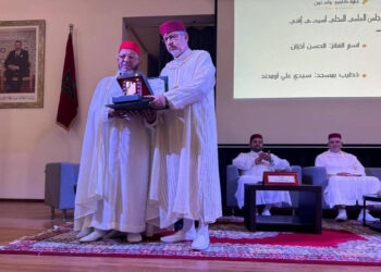 تتويج مستحق لإمامٍ يجسد الاعتدال