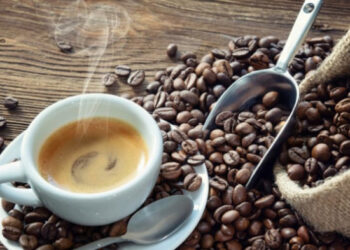 المغرب يغيّر طقوسه: من براد الشاي إلى فنجان القهوة