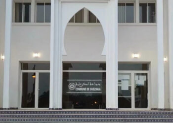 اكزناية.. حين يُمنع الضوء من دخول القاعة