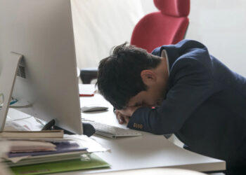 اليوم العالمي للعمل اللائق.. نقابة تنتقد سياسات التشغيل في المغرب