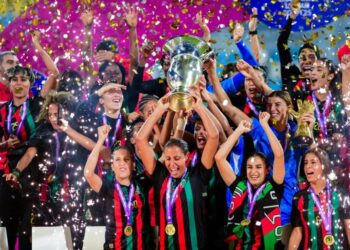 تهنئة ملكية تشعل الاحتفاء بتتويج الجيش الملكي النسوي بطلات إفريقيا