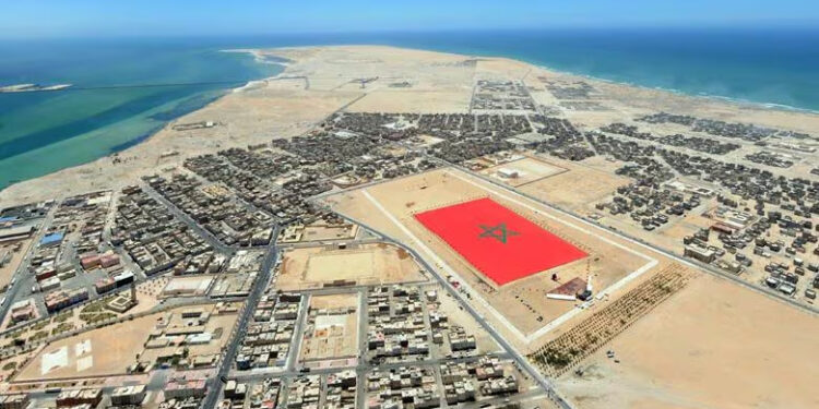 كارثة بيئية… روائح كوانو تخنق الداخلة