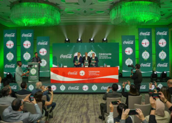 الرجاء وكوكاكولا يعلنان شراكة استراتيجية لتعزيز كرة القدم المغربية