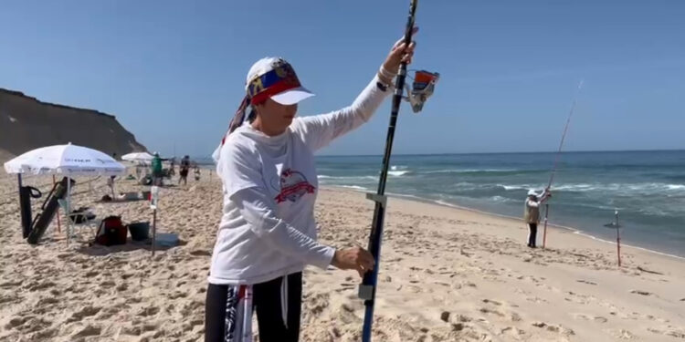 الداخلة تجمع العالم في بطولة الصيد بالقصبة