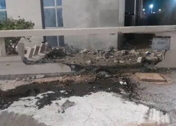 عاجل… كارثة في الداخلة: سيارة تقتحم مبنى وتخلف إصابات حرجة أمام الغرفة الفلاحية