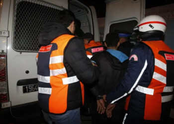 مراكش.. “الخط 19” يوقف مشتبهًا مسلحًا ويُطلق عملية تمشيط واسعة في المنارة