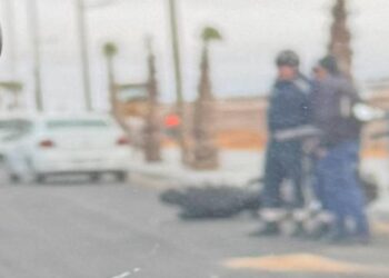 عاجل… صباحٌ يبدأ بالصدمة: دراجة نارية تدهس فتاة قرب سور المطار بالداخلة