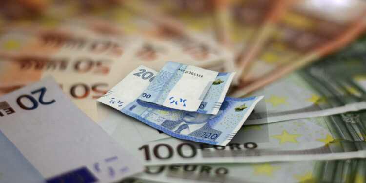 الدرهم يترنح أمام الدولار ويرتفع أمام الأورو.. بورصة الدار البيضاء بين الصعود والانخفاض