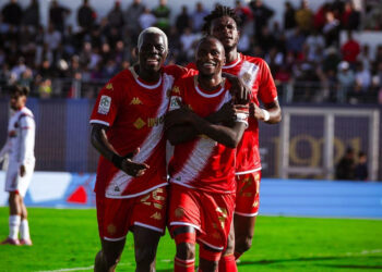 الوداد يعود من آسفي بانتصار يكرّس الزعامة ويوقظ الحلم الأحمر