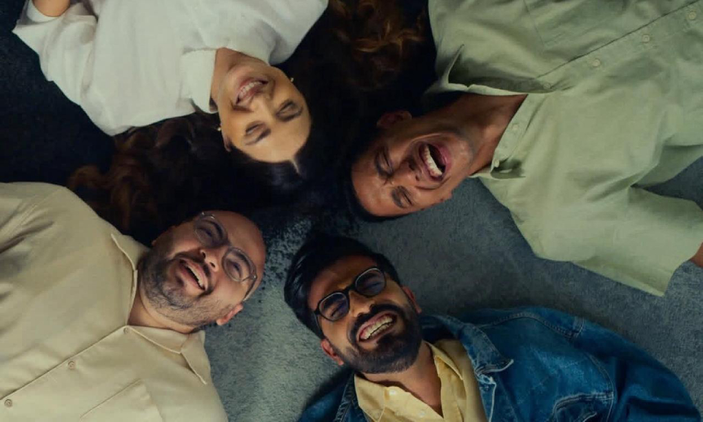 من فكرة ساخرة إلى نجاح مدوٍ… فيلم كنبغيك.ما يربك المنافسة السينمائية 695 95 2025