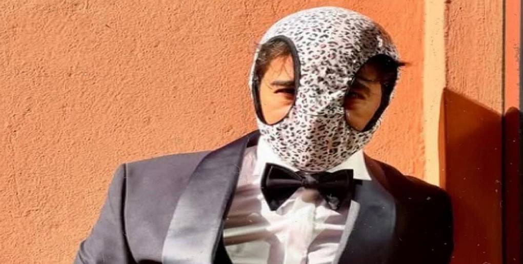 انفجار جدل… عمر لطفي بقناع من الملابس الداخلية في مهرجان مراكش WhatsApp 212 022