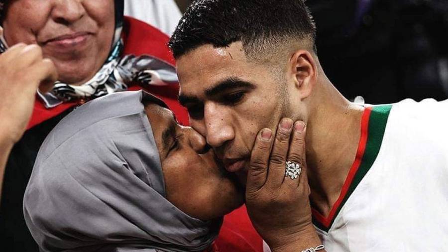 حين يتكلم النجوم… صوت حكيمي يتجاوز الملاعب إلى قلب الكارثة