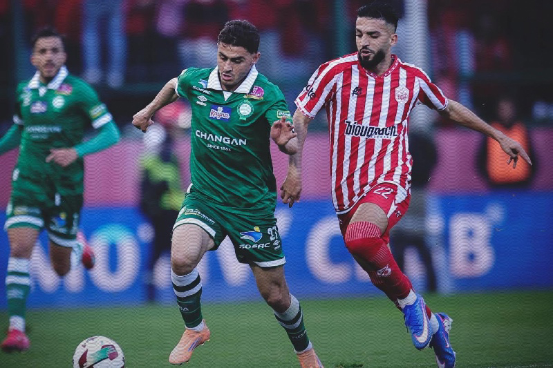 النادي المكناسي يفوز على الرجاء 1-0 بهدف عكسي ويشعل المنافسة على صدارة البطولة