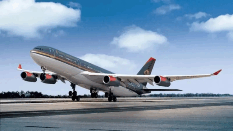 الأردن يعيد فتح أجوائه أمام الطيران بعد إغلاق بسبب تطورات الحرب في المنطقة