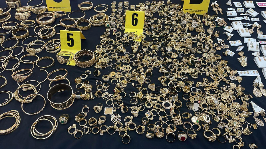 بعد سنتين من المطاردة.. سقوط أخطر سارق محلات المجوهرات في قبضة أمن أرفود