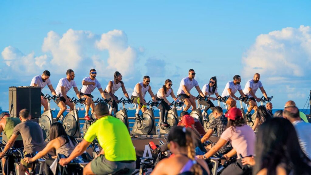 “Summer Ride” يشعل مارينا البيضاء.. 500 مشارك في أكبر حدث للياقة الفاخرة بالمغرب