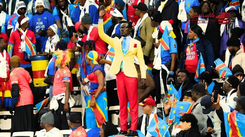 لومومبا يعود إلى الواجهة.. 5 حقائق وراء غياب أشهر مشجع كونغولي عن مونديال 2026 لومومبا مشجع الكونغو الديمقراطية خلال إحدى مباريات المنتخب في البطولات الإفريقية